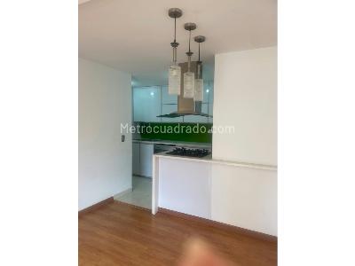 Apartamento de 2 alcobas en venta en Loma De Los Bernal, Medellín, 84 m² · foto 13 de 19