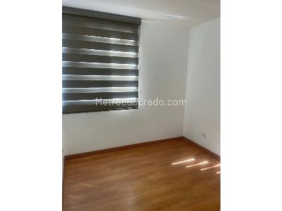 Apartamento de 2 alcobas en venta en Loma De Los Bernal, Medellín, 84 m² · foto 16 de 19