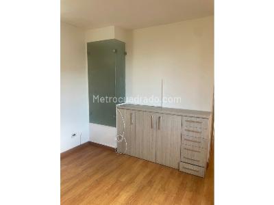 Apartamento de 2 alcobas en venta en Loma De Los Bernal, Medellín, 84 m² · foto 18 de 19
