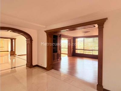 Apartamento de 4 alcobas en venta en El Poblado, Medellín, 655 m² · foto 6 de 14