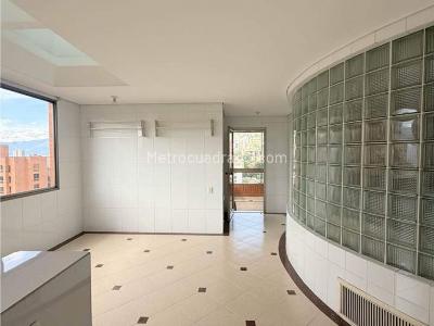 Apartamento de 4 alcobas en venta en El Poblado, Medellín, 655 m² · foto 8 de 14