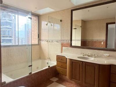 Apartamento de 4 alcobas en venta en El Poblado, Medellín, 655 m² · foto 10 de 14
