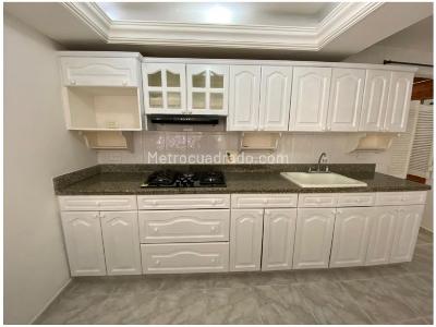 Apartamento de 4 alcobas en venta en Laureles, Medellín, 153 m² · foto 3 de 20