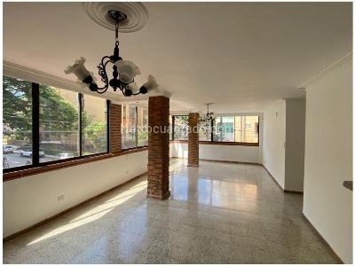Apartamento de 4 alcobas en venta en Laureles, Medellín, 153 m² · foto 4 de 20