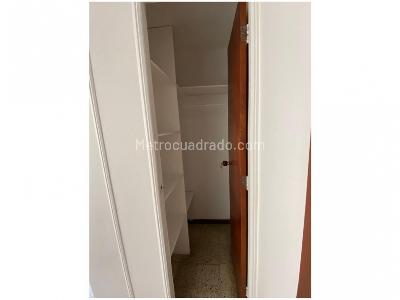 Apartamento de 4 alcobas en venta en Laureles, Medellín, 153 m² · foto 9 de 20