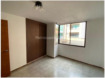 Apartamento de 4 alcobas en venta en Laureles, Medellín, 153 m² · foto 13 de 20