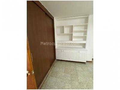 Apartamento de 4 alcobas en venta en Laureles, Medellín, 153 m² · foto 17 de 20