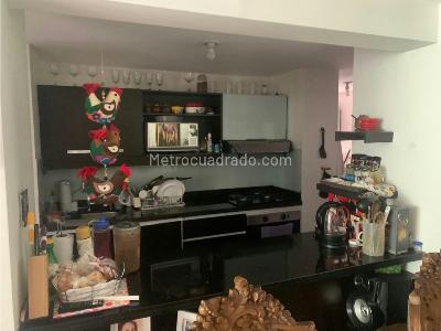 Apartamento de 3 alcobas en venta en Loma De Los Bernal, Medellín, 94 m² · foto 7 de 10