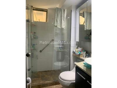Apartamento de 3 alcobas en venta en Loma De Los Bernal, Medellín, 94 m² · foto 9 de 10