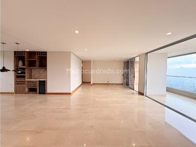 Apartamento de 3 alcobas en venta en El Poblado, Medellín, 217 m² · foto 9 de 20