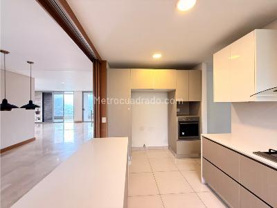 Apartamento de 3 alcobas en venta en El Poblado, Medellín, 217 m² · foto 15 de 20