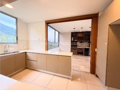 Apartamento de 3 alcobas en venta en El Poblado, Medellín, 217 m² · foto 17 de 20