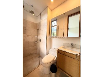 Apartamento de 3 alcobas en venta en El Poblado, Medellín, 217 m² · foto 19 de 20