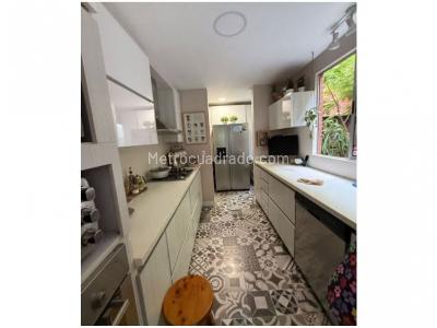 Casa de 3 alcobas en venta en Benedictinos, Envigado, 217 m² · foto 7 de 20