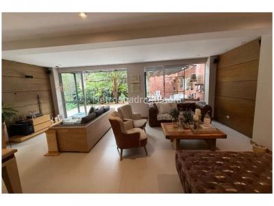 Casa de 3 alcobas en venta en Benedictinos, Envigado, 217 m² · foto 10 de 20