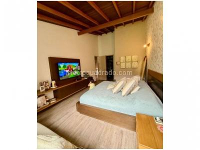 Casa de 3 alcobas en venta en Benedictinos, Envigado, 217 m² · foto 16 de 20