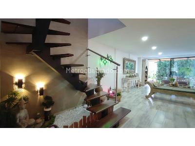 Casa de 3 alcobas en venta en La Abadia, Envigado, 197 m² · foto 4 de 9