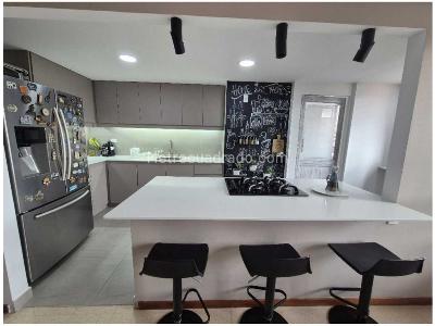 Apartamento de 3 alcobas en venta en El Tesoro, Medellín, 170 m² · foto 5 de 18