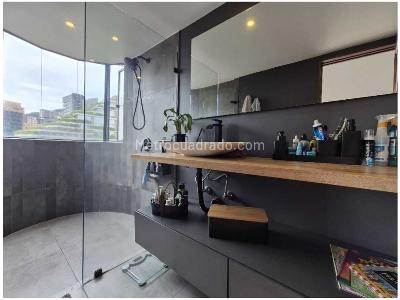 Apartamento de 3 alcobas en venta en El Tesoro, Medellín, 170 m² · foto 14 de 18