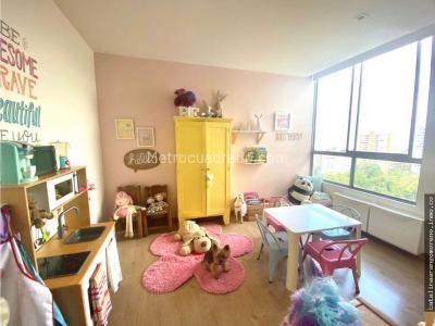 Apartamento de 3 alcobas en venta en Loma Del Esmeraldal, Envigado, 184 m² · foto 8 de 9
