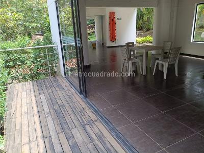 Apartamento de 3 alcobas en venta en Loma De Los Gonzalez, Medellín, 192 m² · foto 11 de 20