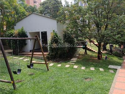 Apartamento de 3 alcobas en venta en Loma De Los Gonzalez, Medellín, 192 m² · foto 12 de 20
