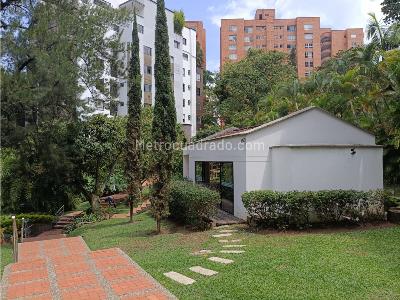 Apartamento de 3 alcobas en venta en Loma De Los Gonzalez, Medellín, 192 m² · foto 13 de 20