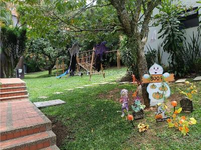 Apartamento de 3 alcobas en venta en Loma De Los Gonzalez, Medellín, 192 m² · foto 16 de 20