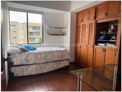 Apartamento de 3 alcobas en venta en El Tesoro, Medellín, 224 m² · foto 9 de 14
