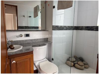 Apartamento de 3 alcobas en venta en El Tesoro, Medellín, 224 m² · foto 10 de 14