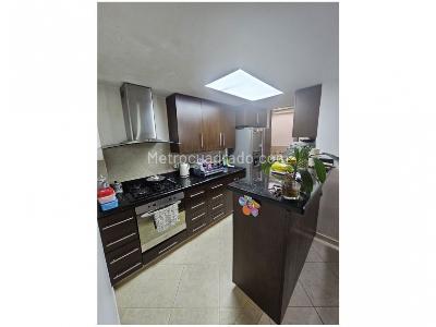 Casa de 3 alcobas en venta en Loma De Las Brujas, Envigado, 148 m² · foto 1 de 15