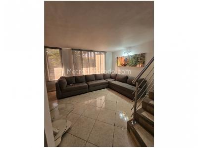 Casa de 3 alcobas en venta en Loma De Las Brujas, Envigado, 148 m² · foto 2 de 15