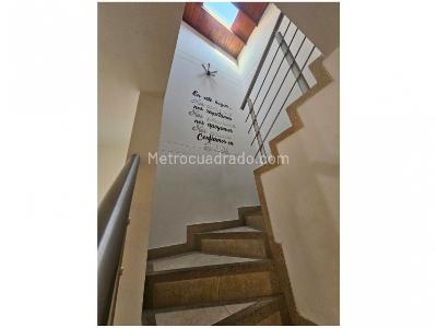 Casa de 3 alcobas en venta en Loma De Las Brujas, Envigado, 148 m² · foto 6 de 15
