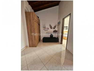 Casa de 3 alcobas en venta en Loma De Las Brujas, Envigado, 148 m² · foto 10 de 15