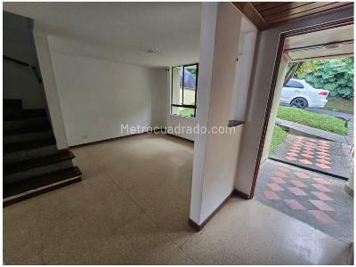 Casa de 3 alcobas en venta en El Dorado, Envigado, 135 m² · foto 3 de 20