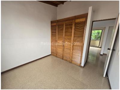 Casa de 3 alcobas en venta en El Dorado, Envigado, 135 m² · foto 13 de 20