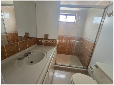 Casa de 3 alcobas en venta en El Dorado, Envigado, 135 m² · foto 18 de 20