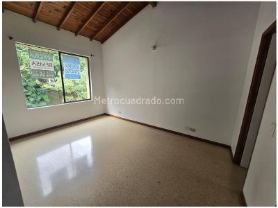 Casa de 3 alcobas en venta en El Dorado, Envigado, 135 m² · foto 19 de 20