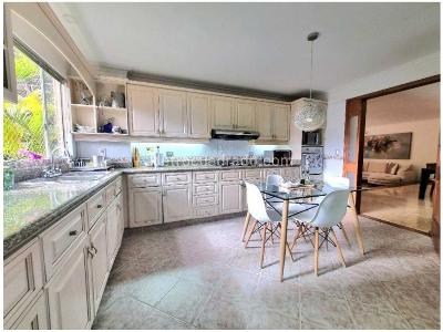 Casa de 4 alcobas en venta en La Calera, Medellín, 360 m² · foto 4 de 18