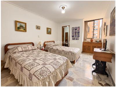 Apartamento de 3 alcobas en venta en Santa Teresita, Medellín, 154 m² · foto 9 de 13