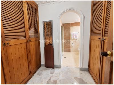 Apartamento de 3 alcobas en venta en Santa Teresita, Medellín, 154 m² · foto 10 de 13