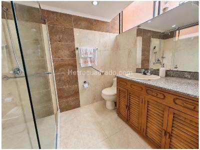 Apartamento de 3 alcobas en venta en Santa Teresita, Medellín, 154 m² · foto 11 de 13