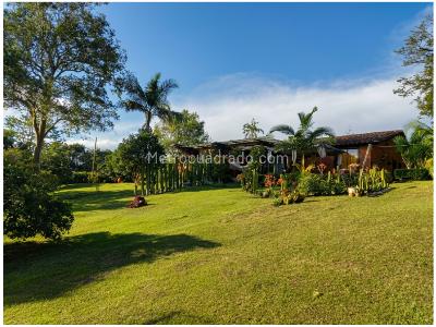 Casa de 4 alcobas en venta en Loma Del Escobero, Envigado, 250 m² · foto 16 de 19