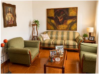 Casa de 3 alcobas en venta en La Almeria, Medellín, 201 m² · foto 5 de 12