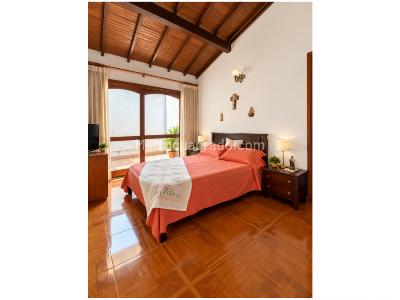 Casa de 3 alcobas en venta en La Almeria, Medellín, 201 m² · foto 9 de 12