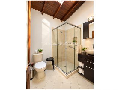 Casa de 3 alcobas en venta en La Almeria, Medellín, 201 m² · foto 12 de 12
