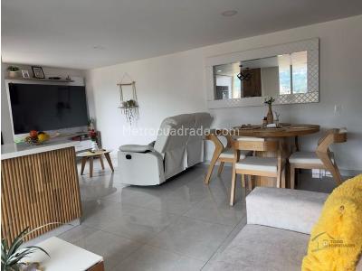 Apartamento de 3 alcobas en venta en La Paz, Envigado, 78 m² · foto 2 de 17