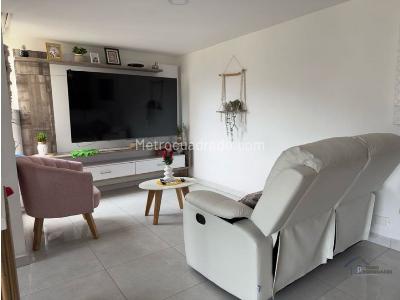 Apartamento de 3 alcobas en venta en La Paz, Envigado, 78 m² · foto 4 de 17