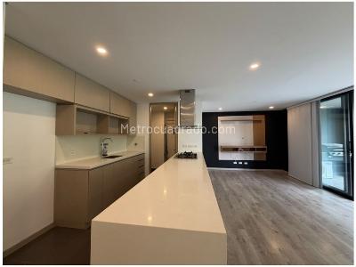 Apartamento de 3 alcobas en venta en Altos Del Poblado, Medellín, 102 m² · foto 4 de 14