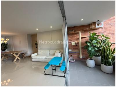 Apartamento de 3 alcobas en venta en Castropol, Medellín, 117 m² · foto 3 de 20